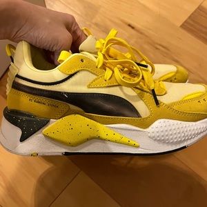Puma Pokemon Pikachu Big Kids shoes size 7. (Fits women 7.5-8)